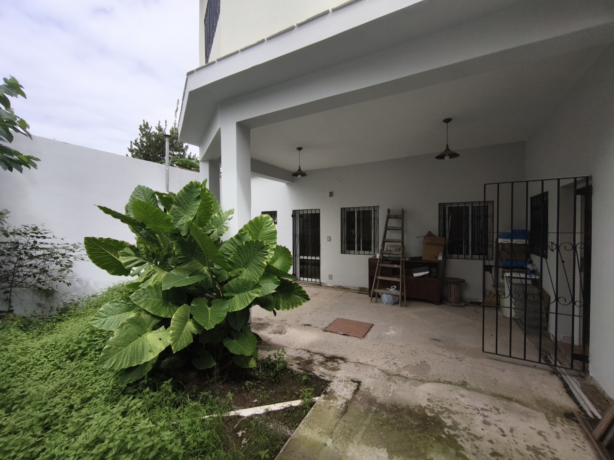 Casa 4 dormitorios en Barrio Jardin [SER DUEÑO]