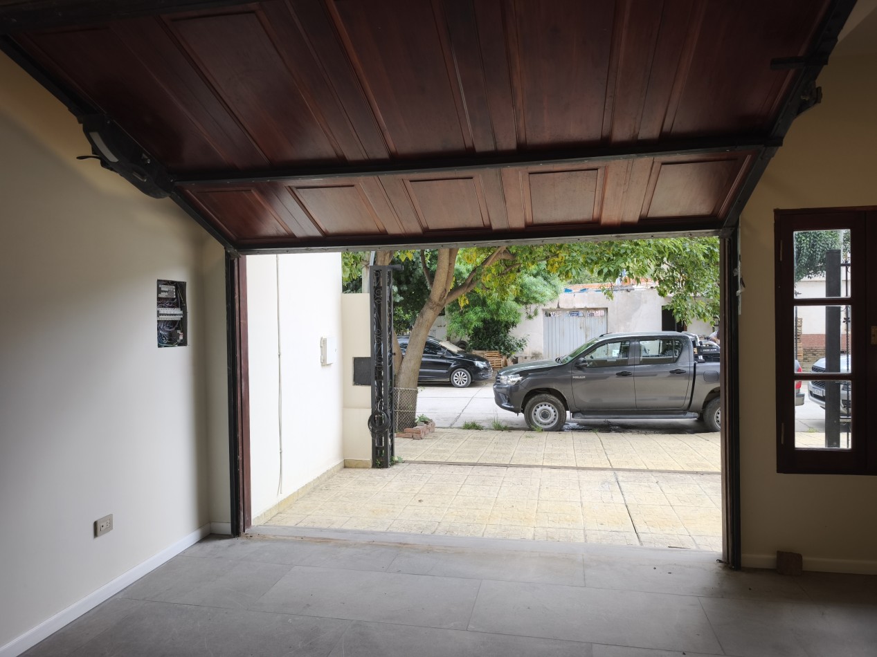 Casa 4 dormitorios en Barrio Jardin [SER DUEÑO]