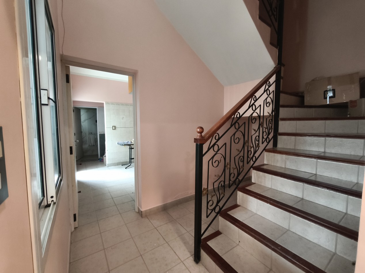 Casa 4 dormitorios en Barrio Jardin [SER DUEÑO]