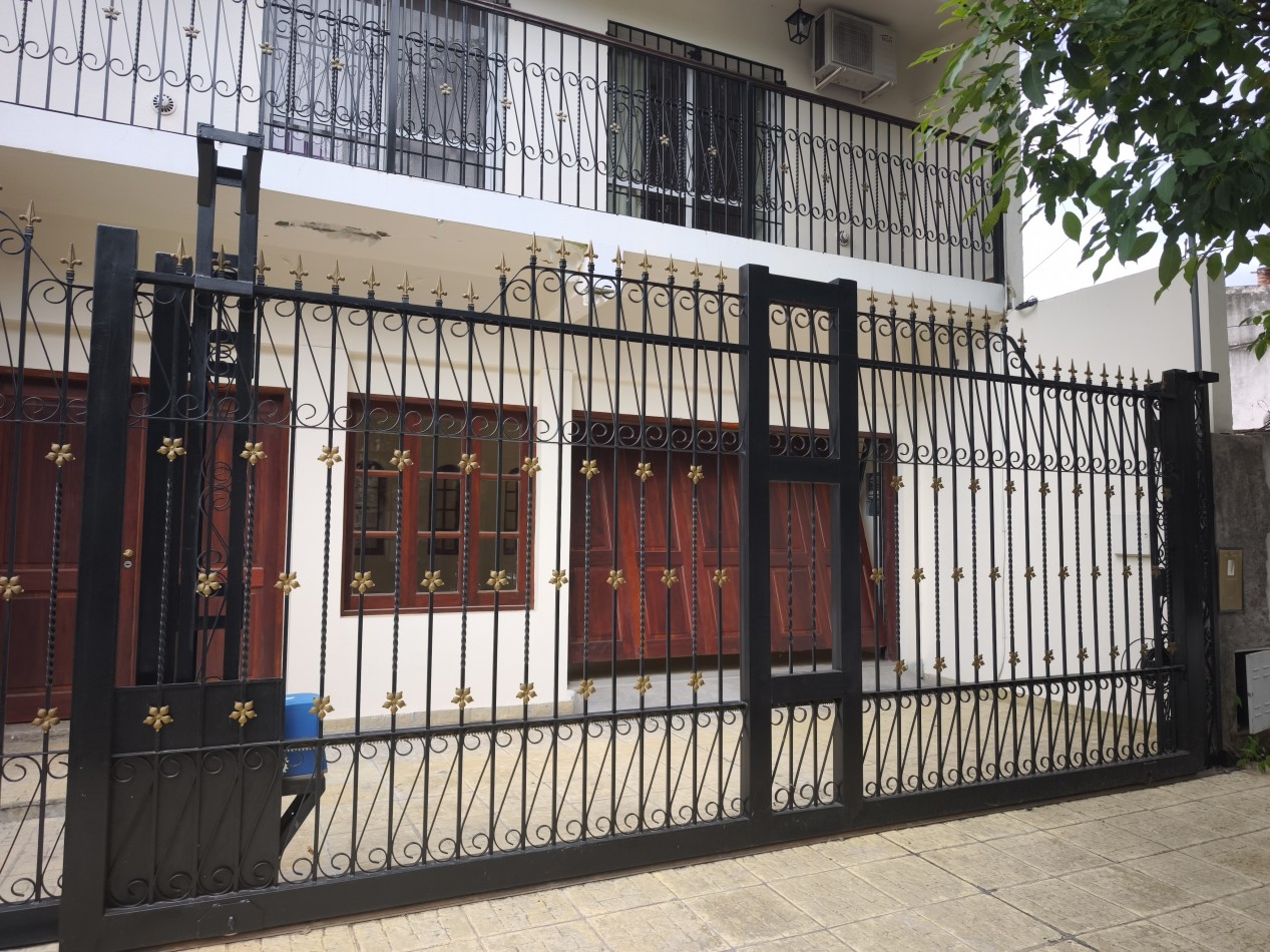 Casa 4 dormitorios en Barrio Jardin [SER DUEÑO]