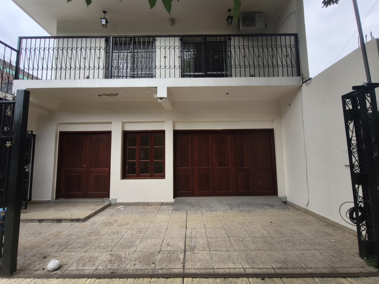 Casa 4 dormitorios en Barrio Jardin [SER DUEÑO]