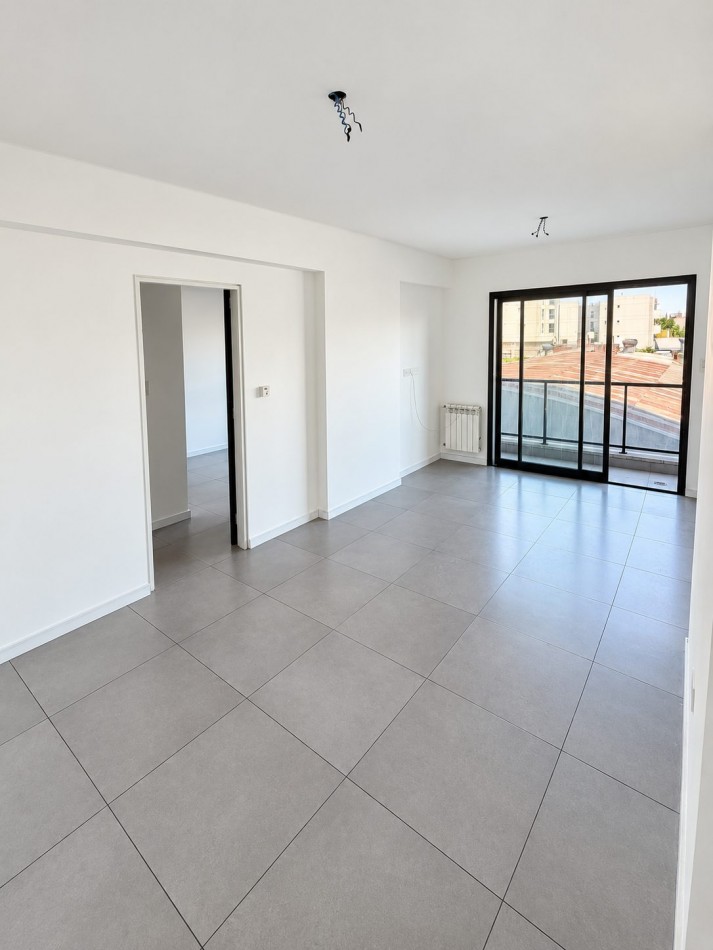 Alquiler Dean Funes 847 Departamento 1 dormitorio con cochera [SER DUEÑO]