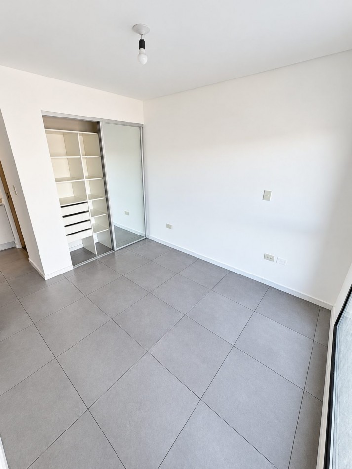 Alquiler Dean Funes 847 Departamento 1 dormitorio con cochera [SER DUEÑO]