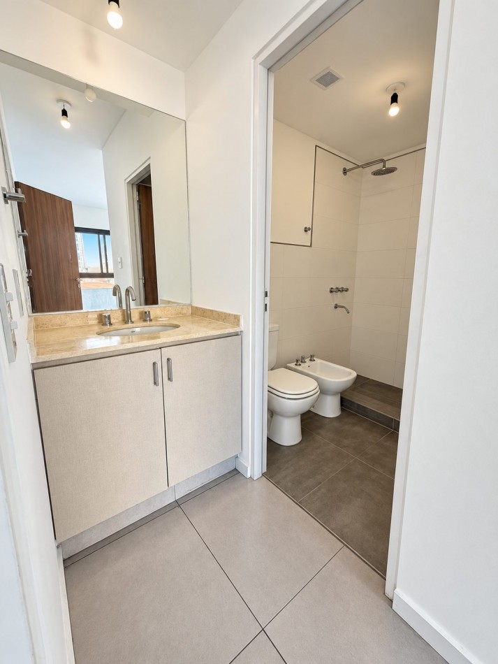 Alquiler Dean Funes 847 Departamento 1 dormitorio con cochera [SER DUEÑO]