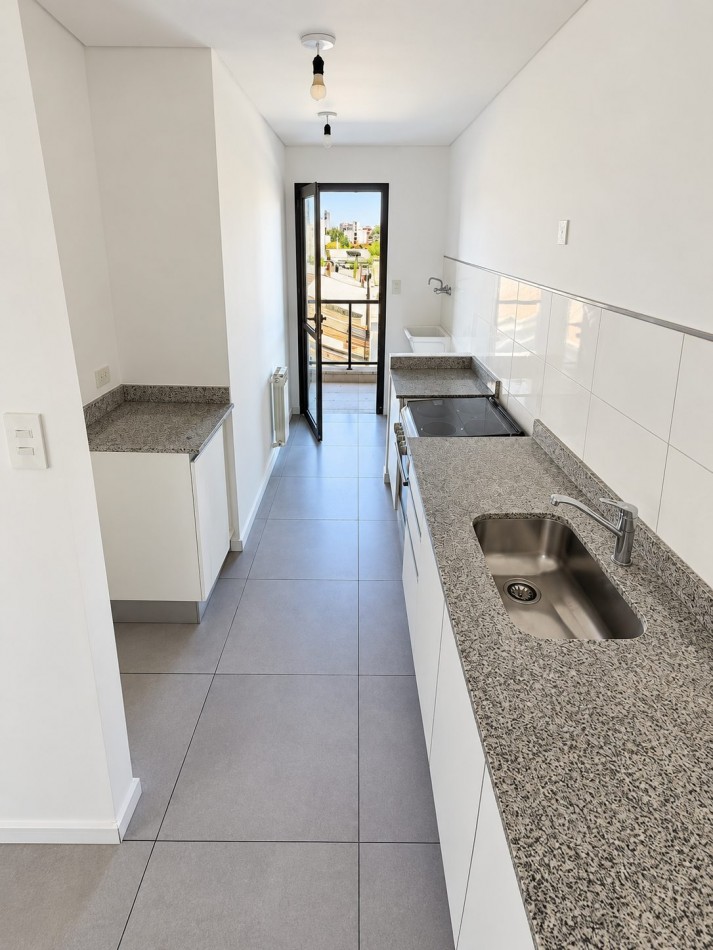 Alquiler Dean Funes 847 Departamento 1 dormitorio con cochera [SER DUEÑO]
