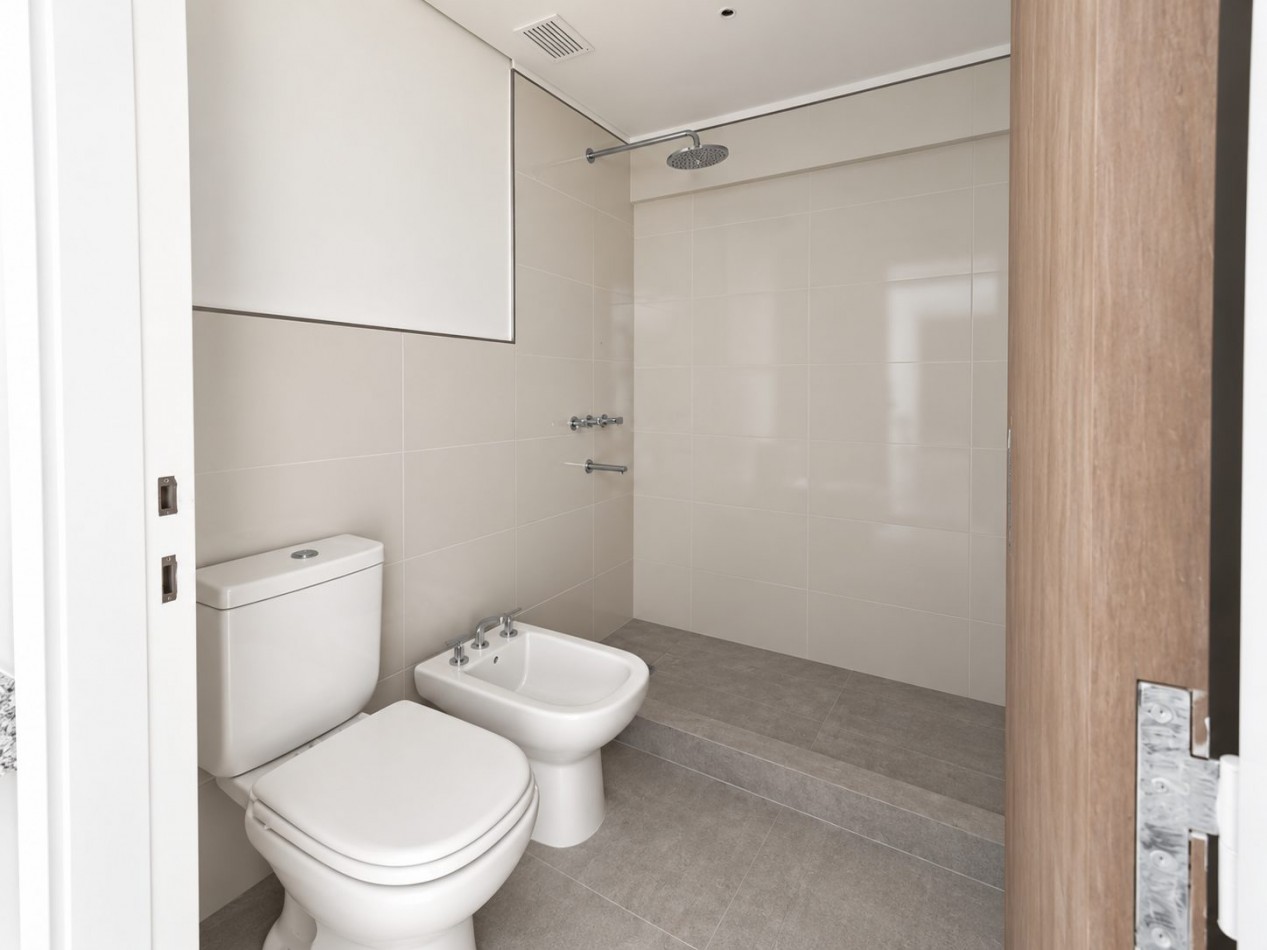 Departamento de 1 dormitorio con cochera en calle 20 de Febrero y 12 de Octubre [SER DUEÑO]