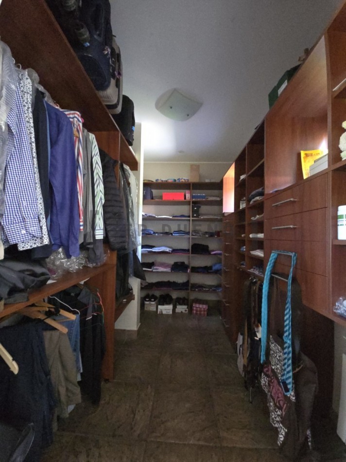 Casa 3 dormitorios en Club de Campo Valle Escondido [SER DUEÑO]