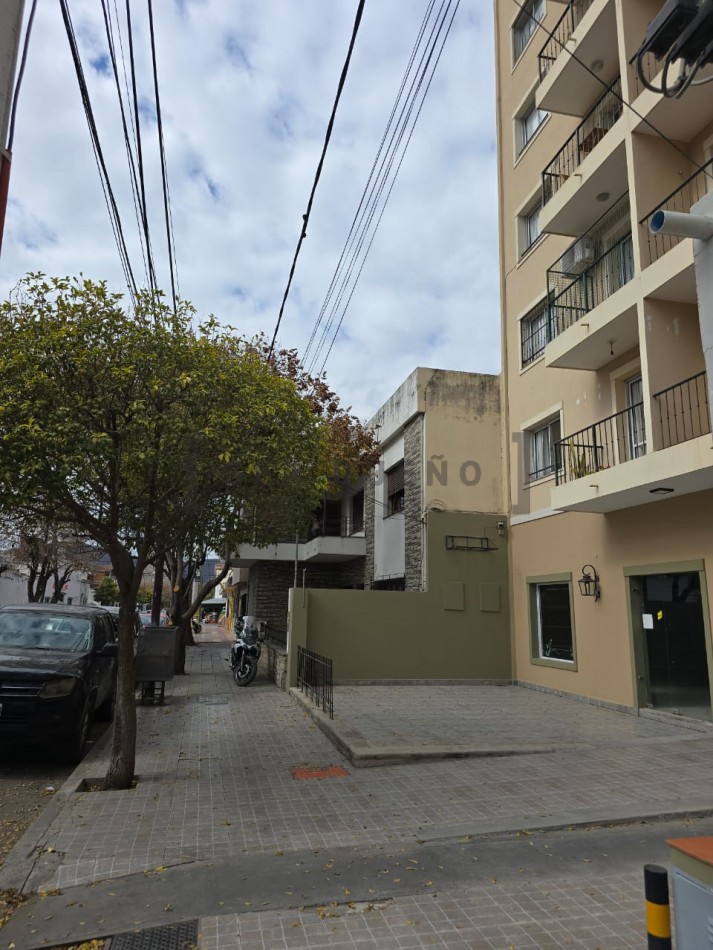 Venta Local Comercial a la Calle Guemes 1649 [SER DUEÑO]