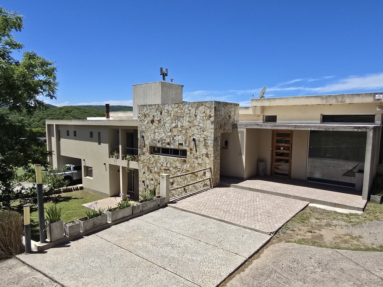 Casa 3 dormitorios en Club de Campo Valle Escondido [SER DUEÑO]