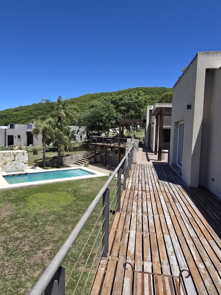 Casa 3 dormitorios en Club de Campo Valle Escondido [SER DUEÑO]