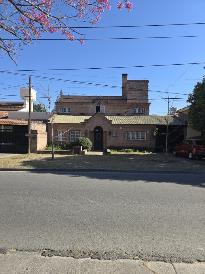 Casa 3 dormitorios Barrio Grand Bourg [SER DUEÑO]