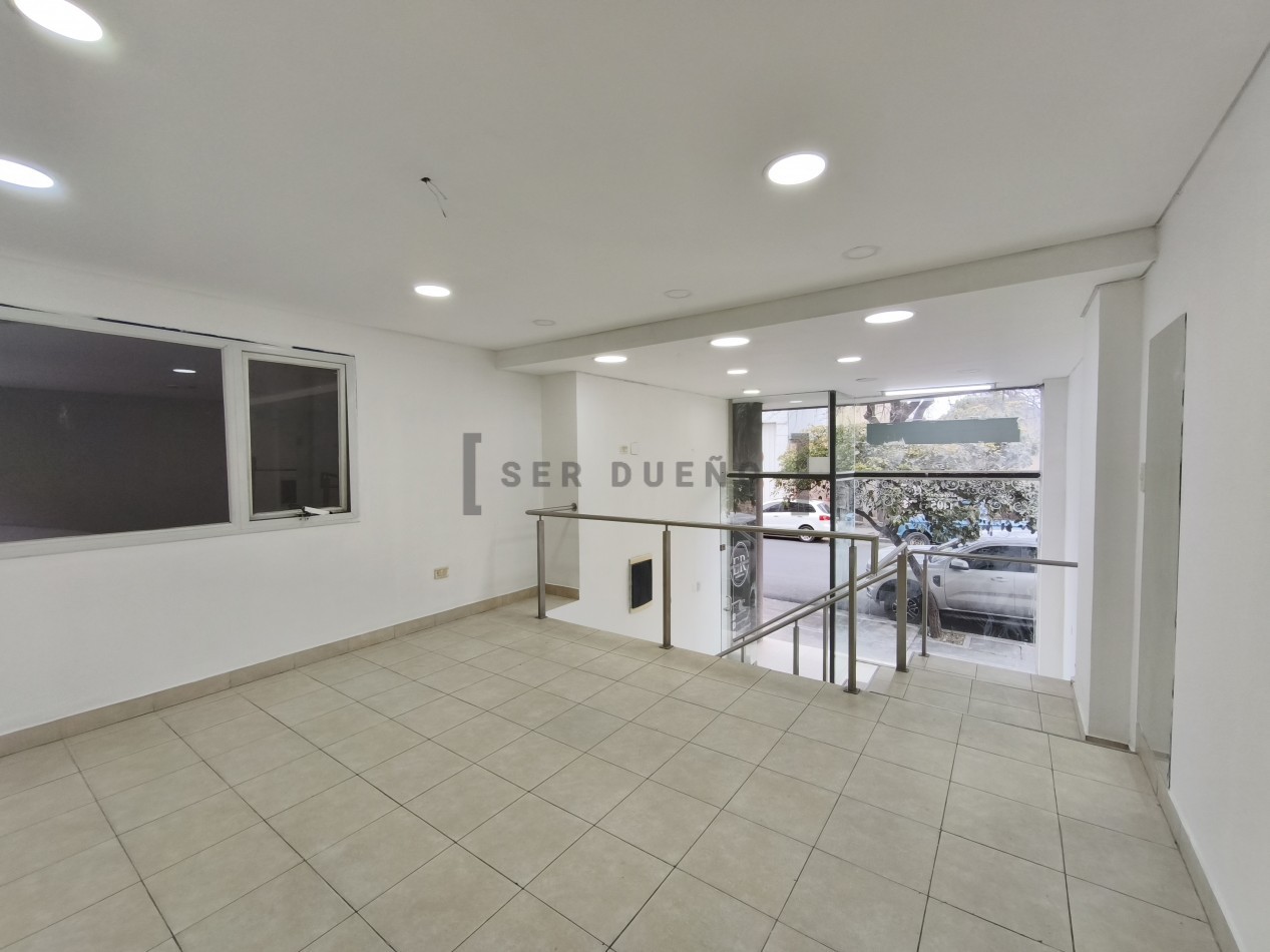Alquiler Local Comercial Leguizamon 1400 con cochera [SER DUEÑO]