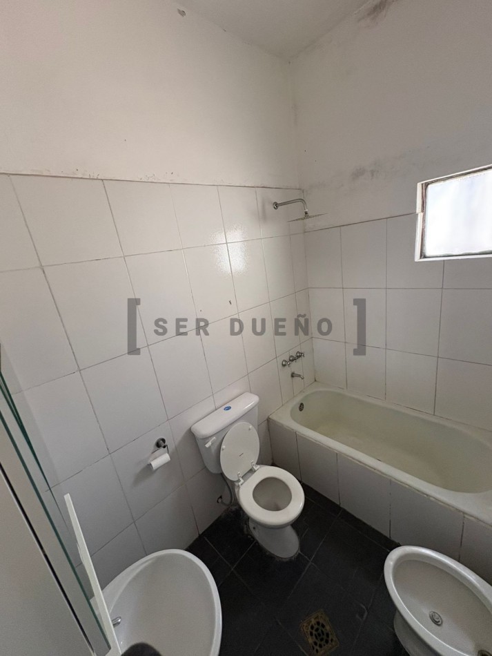 Casa 3 dormitorios en calle Santa Fe 917 [SER DUEÑO]