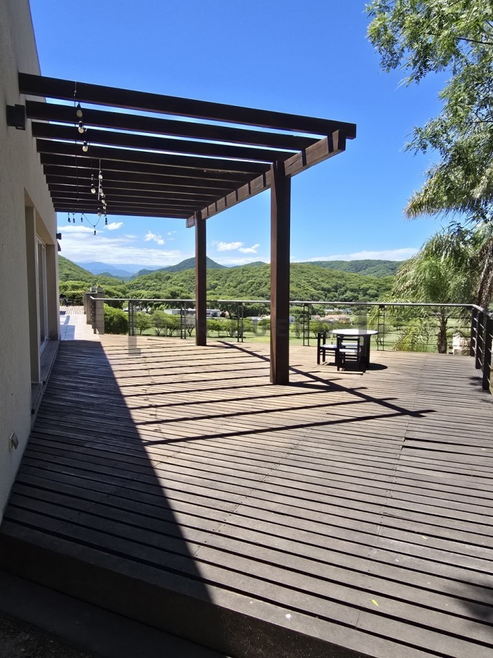 Casa 3 dormitorios en Club de Campo Valle Escondido [SER DUEÑO]