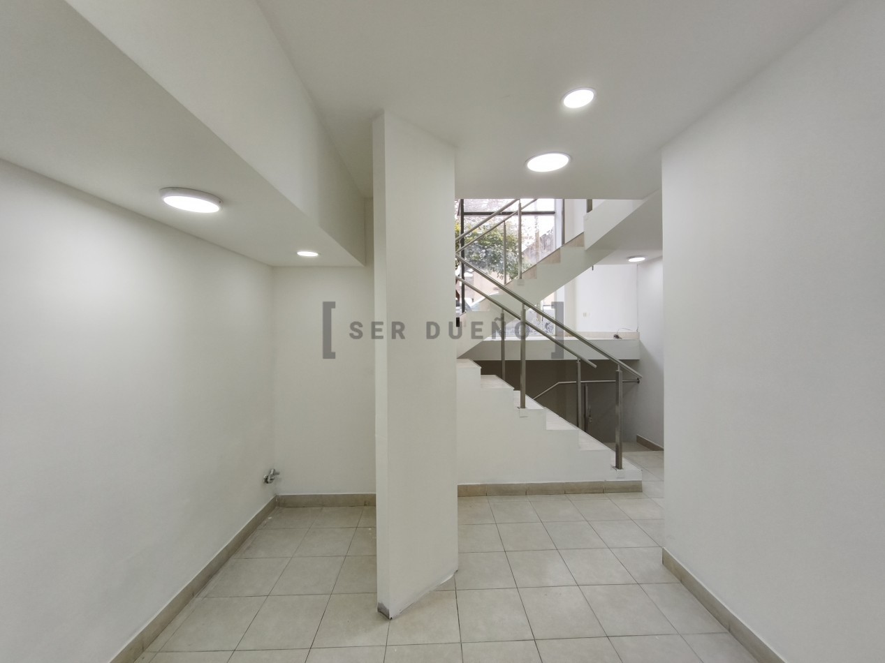 Alquiler Local Comercial Leguizamon 1400 con cochera [SER DUEÑO]