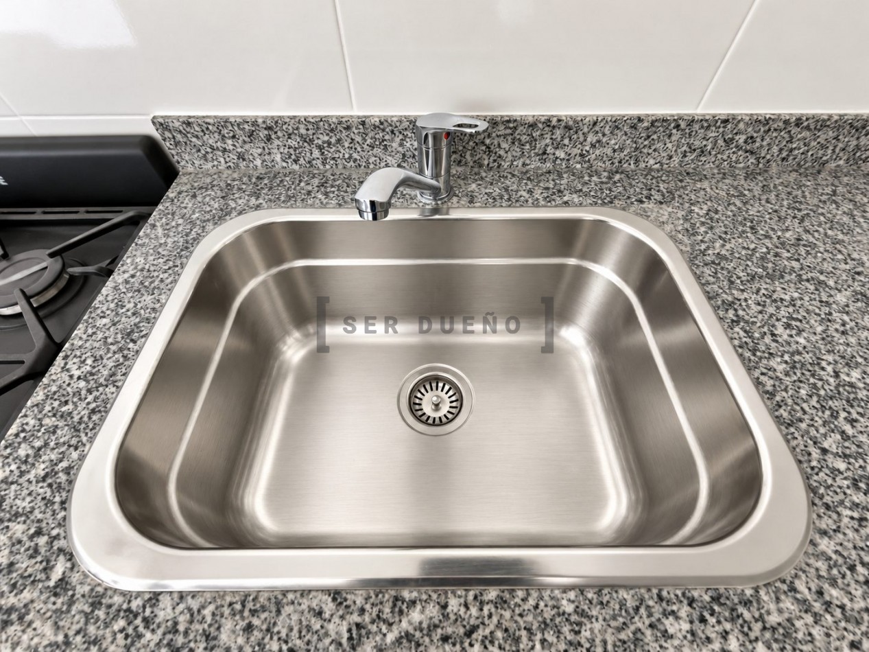 Departamento de 1 dormitorio con cochera en calle 20 de Febrero y 12 de Octubre [SER DUEÑO]co