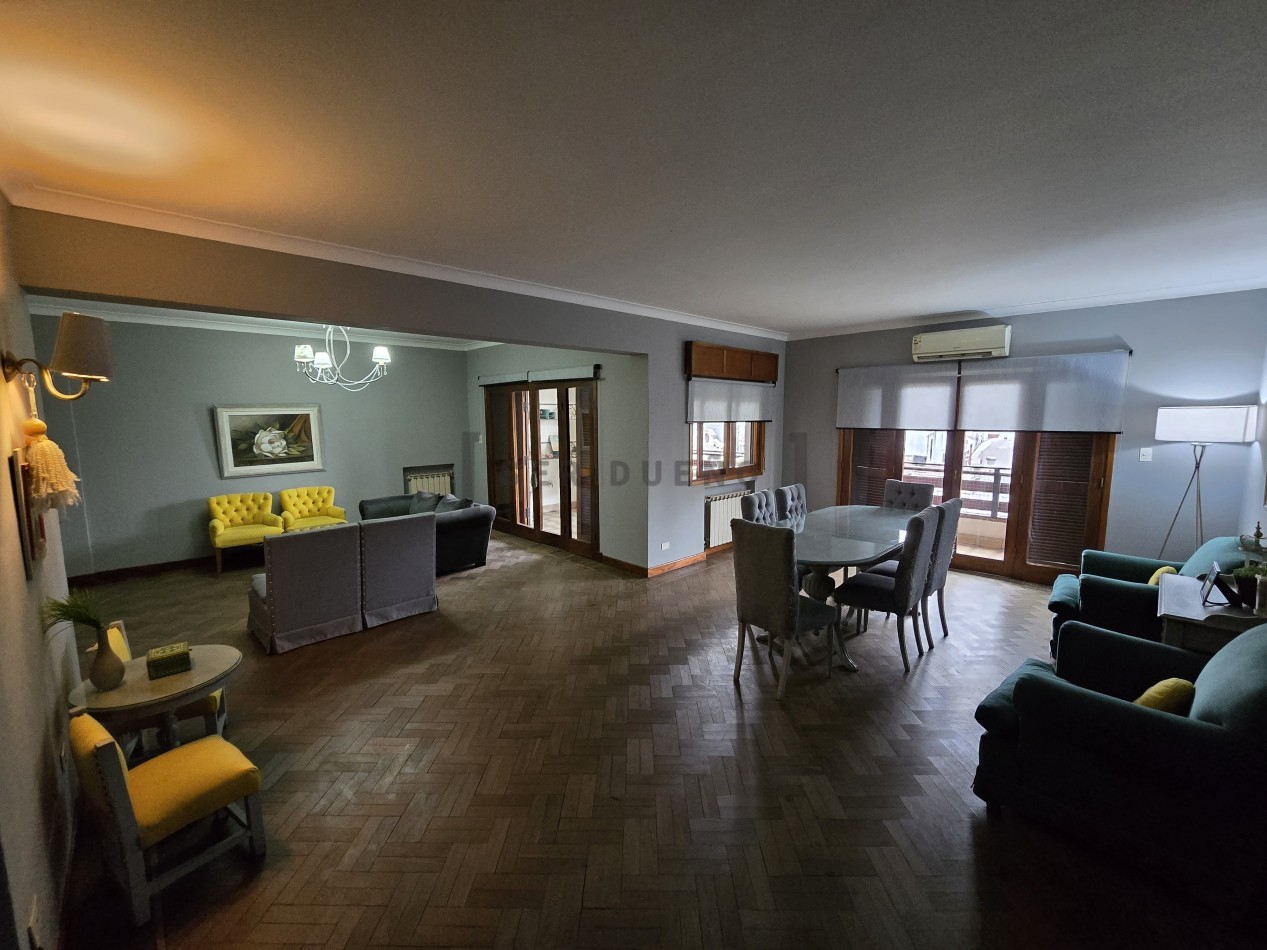 Venta Departamento 4 dormitorios con cochera en Avenida Belgrano [ SER DUEÑO ]
