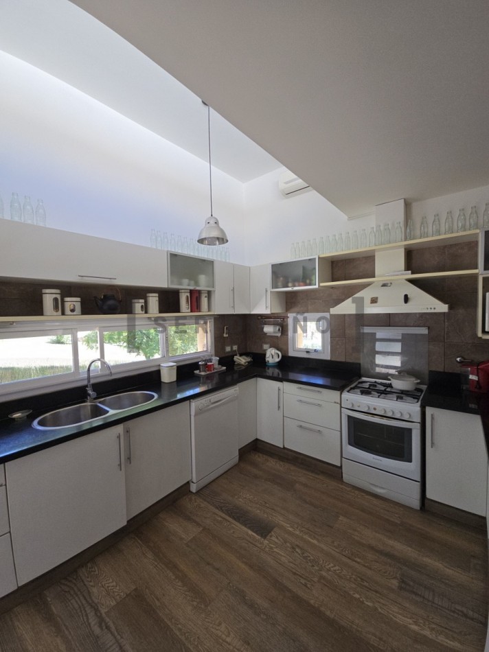 Casa 3 dormitorios en Club de Campo Valle Escondido [SER DUEÑO]