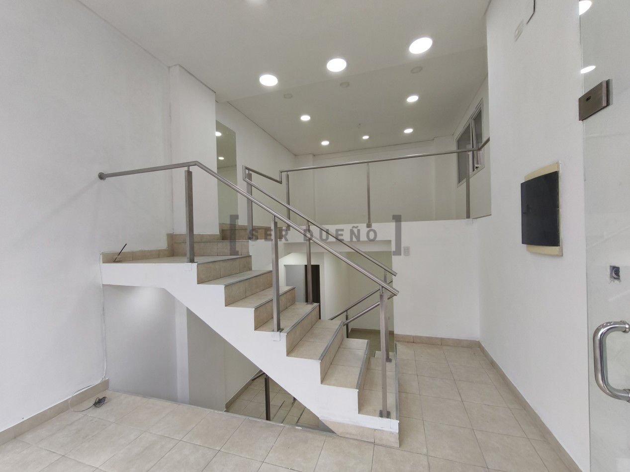 Alquiler Local Comercial Leguizamon 1400 con cochera [SER DUEÑO]
