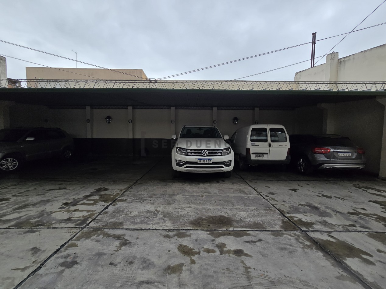 Venta Departamento 4 dormitorios con cochera en Avenida Belgrano [ SER DUEÑO ]