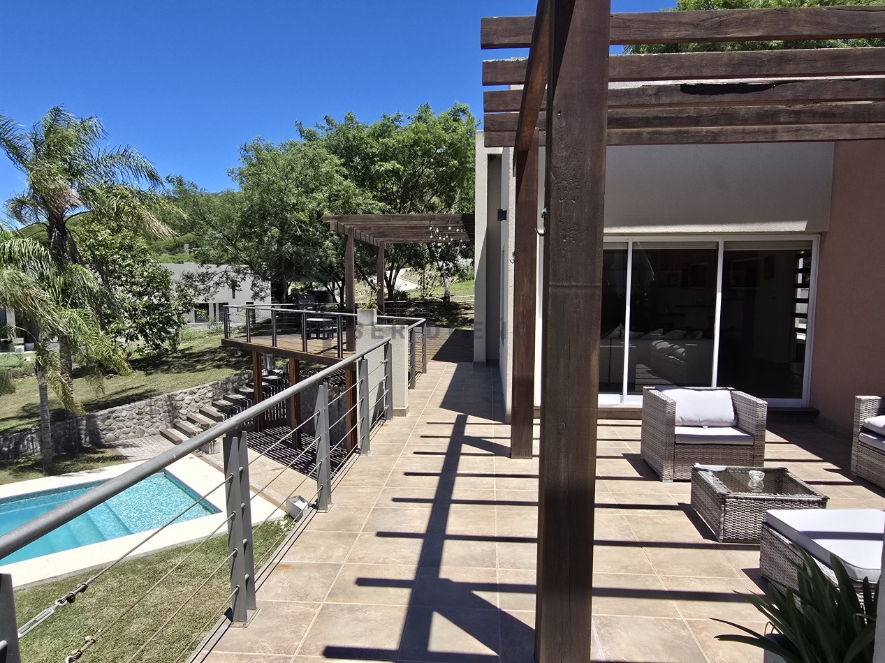 Casa 3 dormitorios en Club de Campo Valle Escondido [SER DUEÑO]