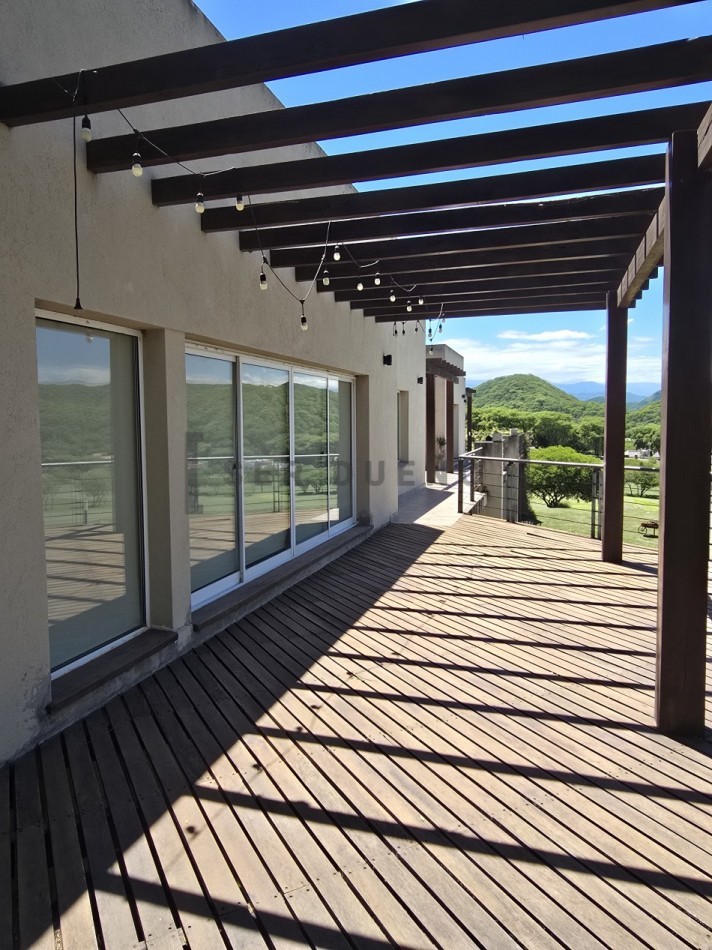 Casa 3 dormitorios en Club de Campo Valle Escondido [SER DUEÑO]