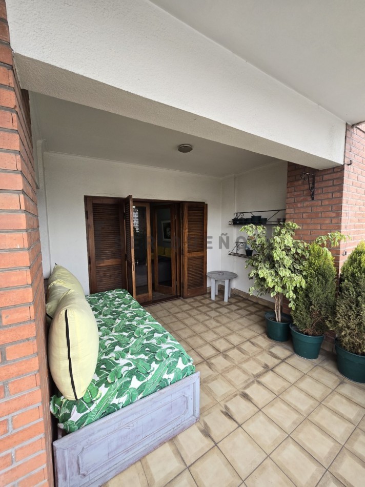 Venta Departamento 4 dormitorios con cochera en Avenida Belgrano [ SER DUEÑO ]