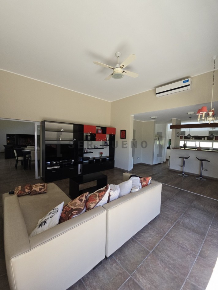 Casa 3 dormitorios en Club de Campo Valle Escondido [SER DUEÑO]