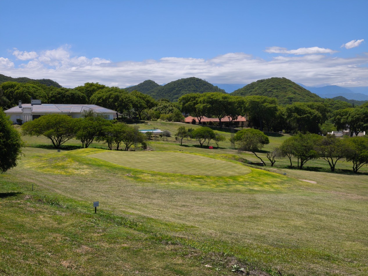Casa 3 dormitorios en Club de Campo Valle Escondido [SER DUEÑO]