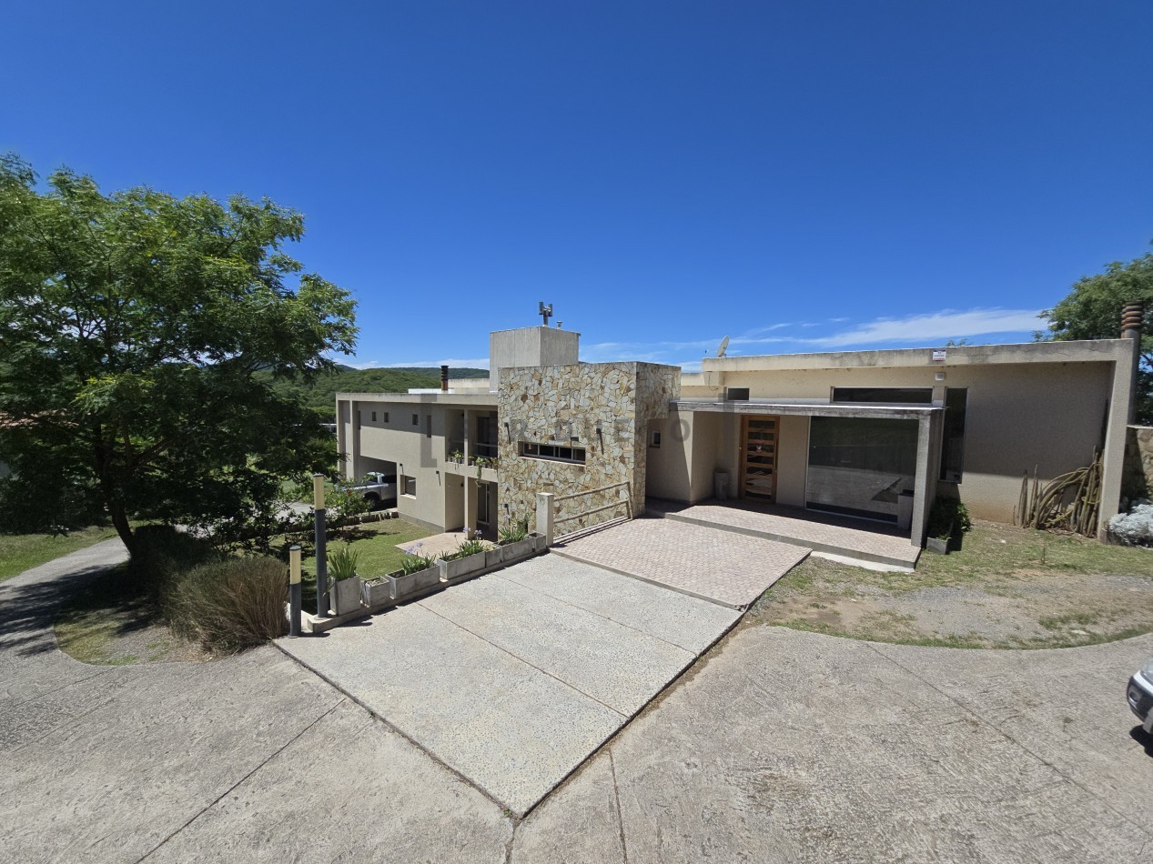 Casa 3 dormitorios en Club de Campo Valle Escondido [SER DUEÑO]