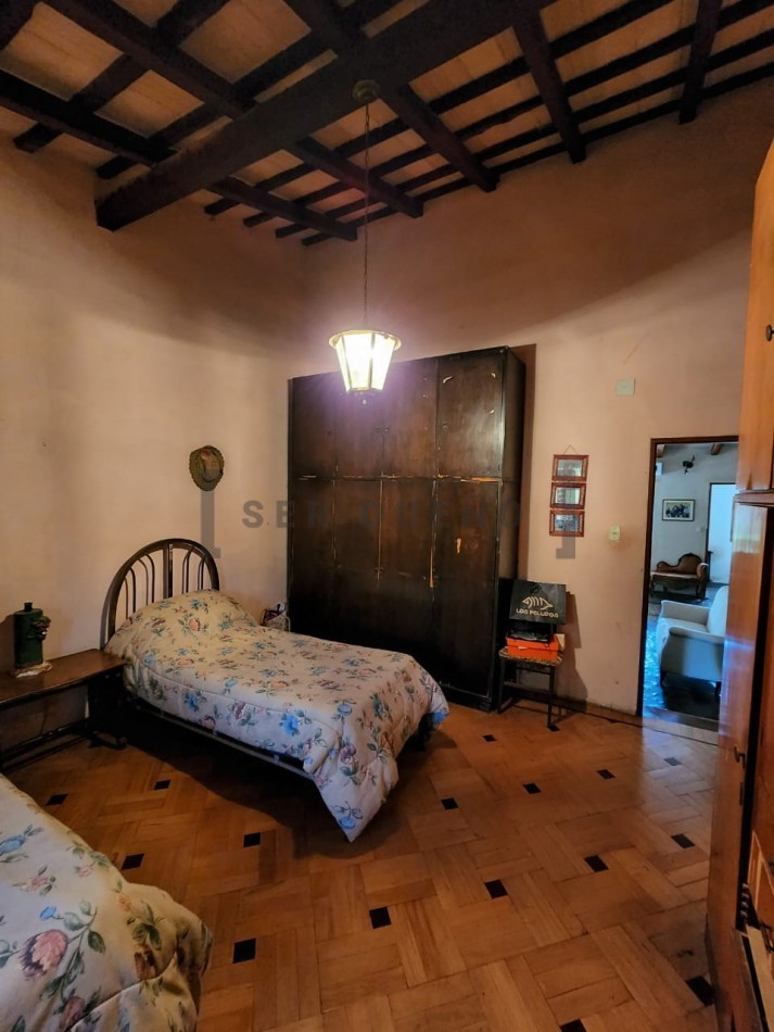 Casa en Venta San Lorenzo 6 dormitorios con amplio jardin y pileta [SER DUEÑO]