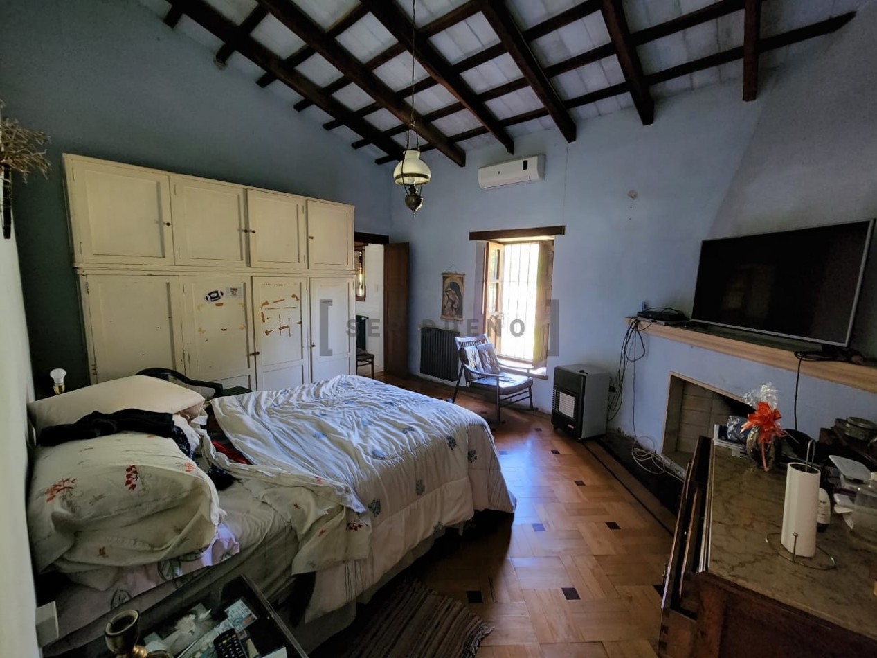 Casa en Venta San Lorenzo 6 dormitorios con amplio jardin y pileta [SER DUEÑO]