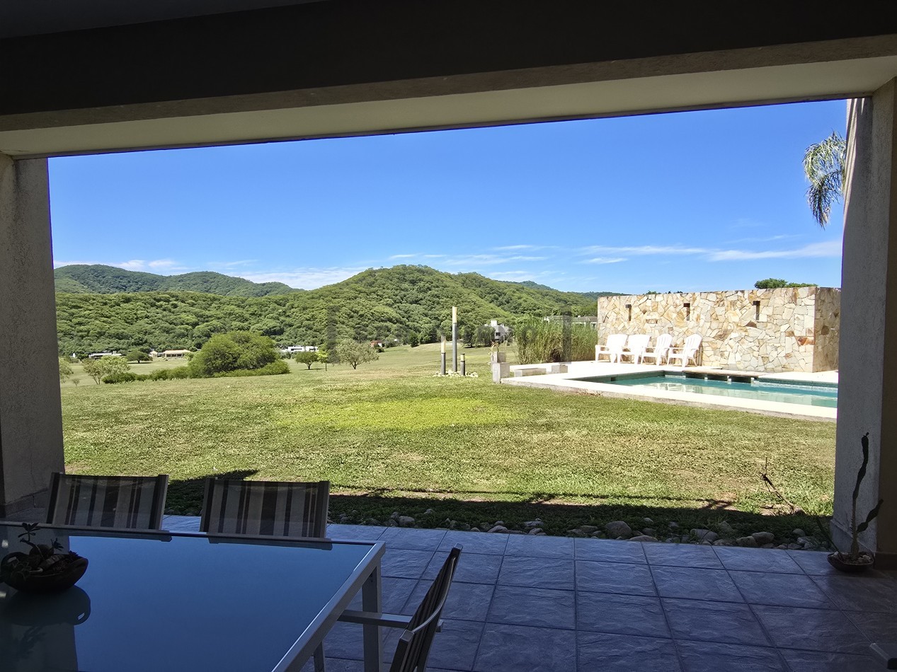 Casa 3 dormitorios en Club de Campo Valle Escondido [SER DUEÑO]