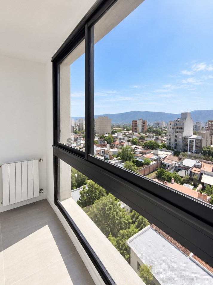 Departamento de 2 dormitorios con cochera en calle 20 de Febrero y 12 de Octubre [SER DUEÑO]