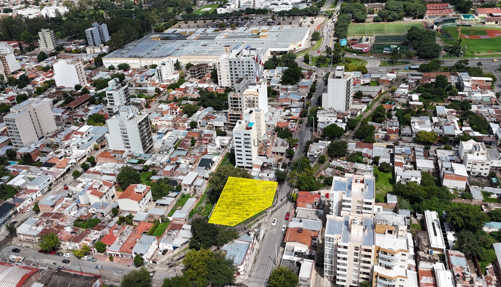 Terreno de 1120 m2 en calle Arenales y Balcarce [SER DUEÑO]