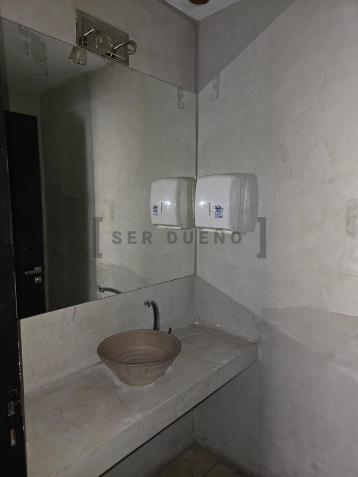 Venta Local Comercial a la Calle Guemes 1649 [SER DUEÑO]