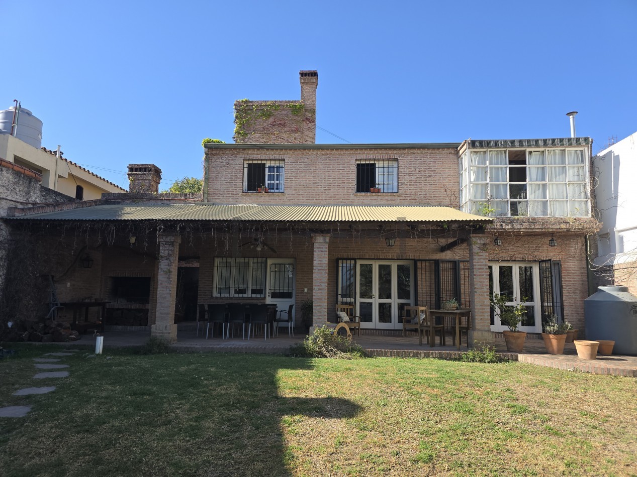 Casa 3 dormitorios Barrio Grand Bourg [SER DUEÑO]