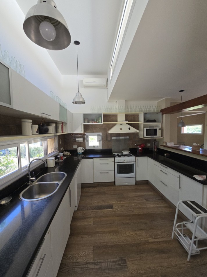 Casa 3 dormitorios en Club de Campo Valle Escondido [SER DUEÑO]