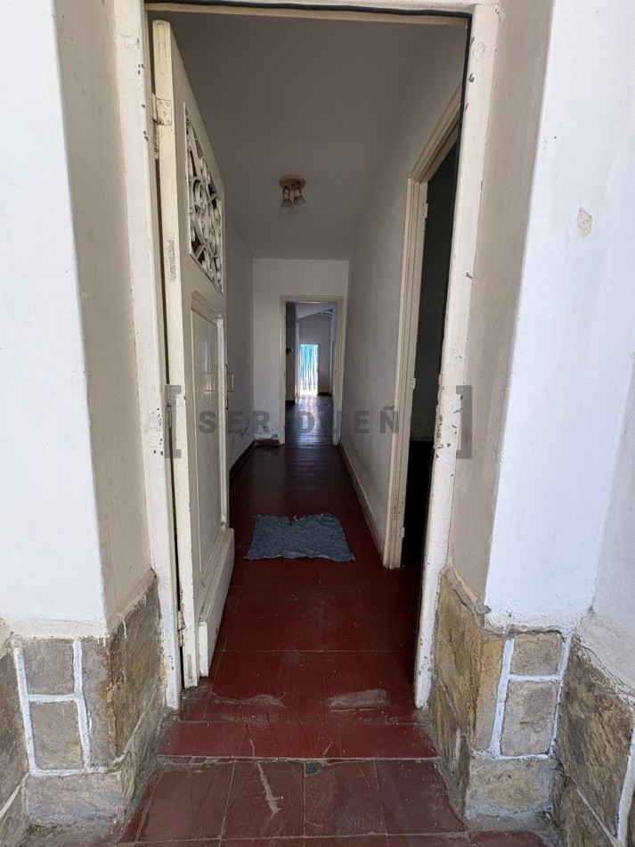Casa 3 dormitorios en calle Santa Fe 917 [SER DUEÑO]