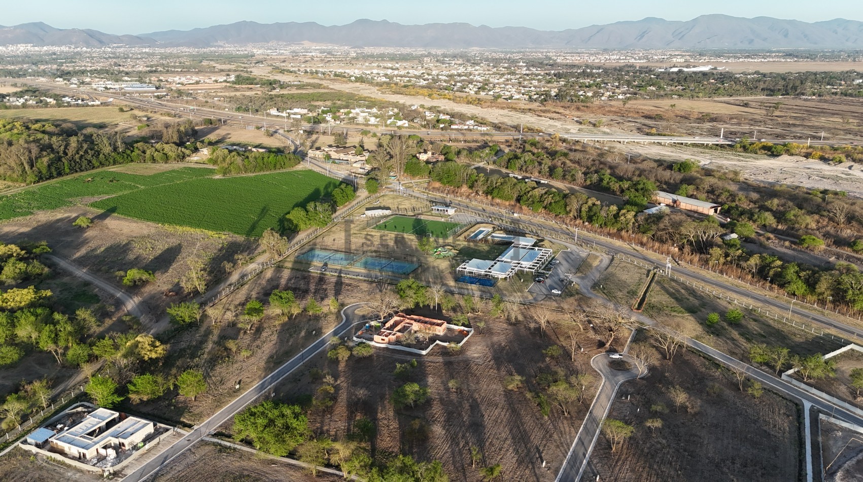 Loteo Club de Campo La Arbolada, Lote 32 de 1492 m2 [ SER DUEÑO ]