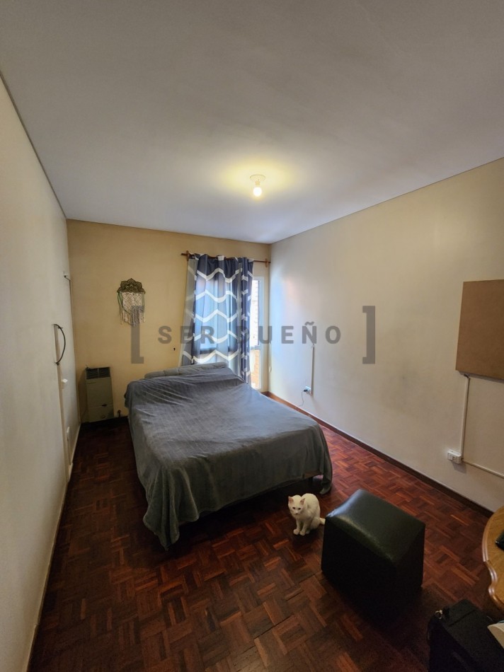 Departamento en alquiler en 25 de Mayo 630 3er piso frente con balcon y cochera