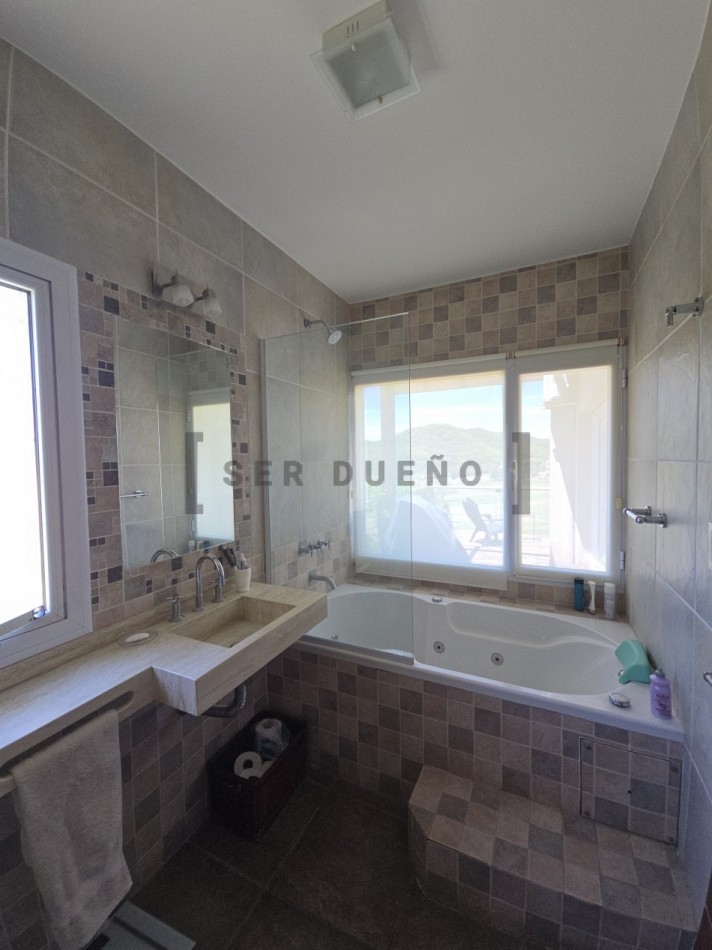 Casa 3 dormitorios en Club de Campo Valle Escondido [SER DUEÑO]