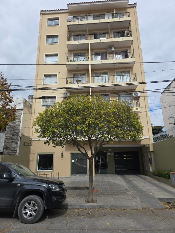 Venta Local Comercial a la Calle Guemes 1649 [SER DUEÑO]