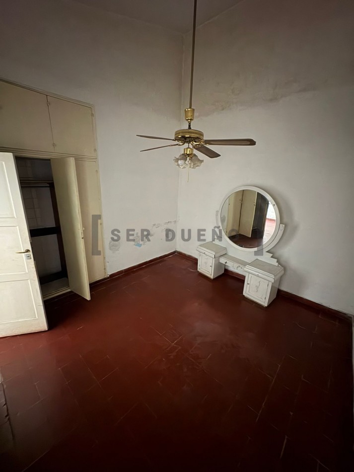 Casa 3 dormitorios en calle Santa Fe 917 [SER DUEÑO]
