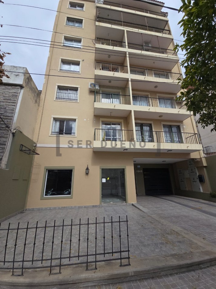 Venta Local Comercial a la Calle Guemes 1649 [SER DUEÑO]