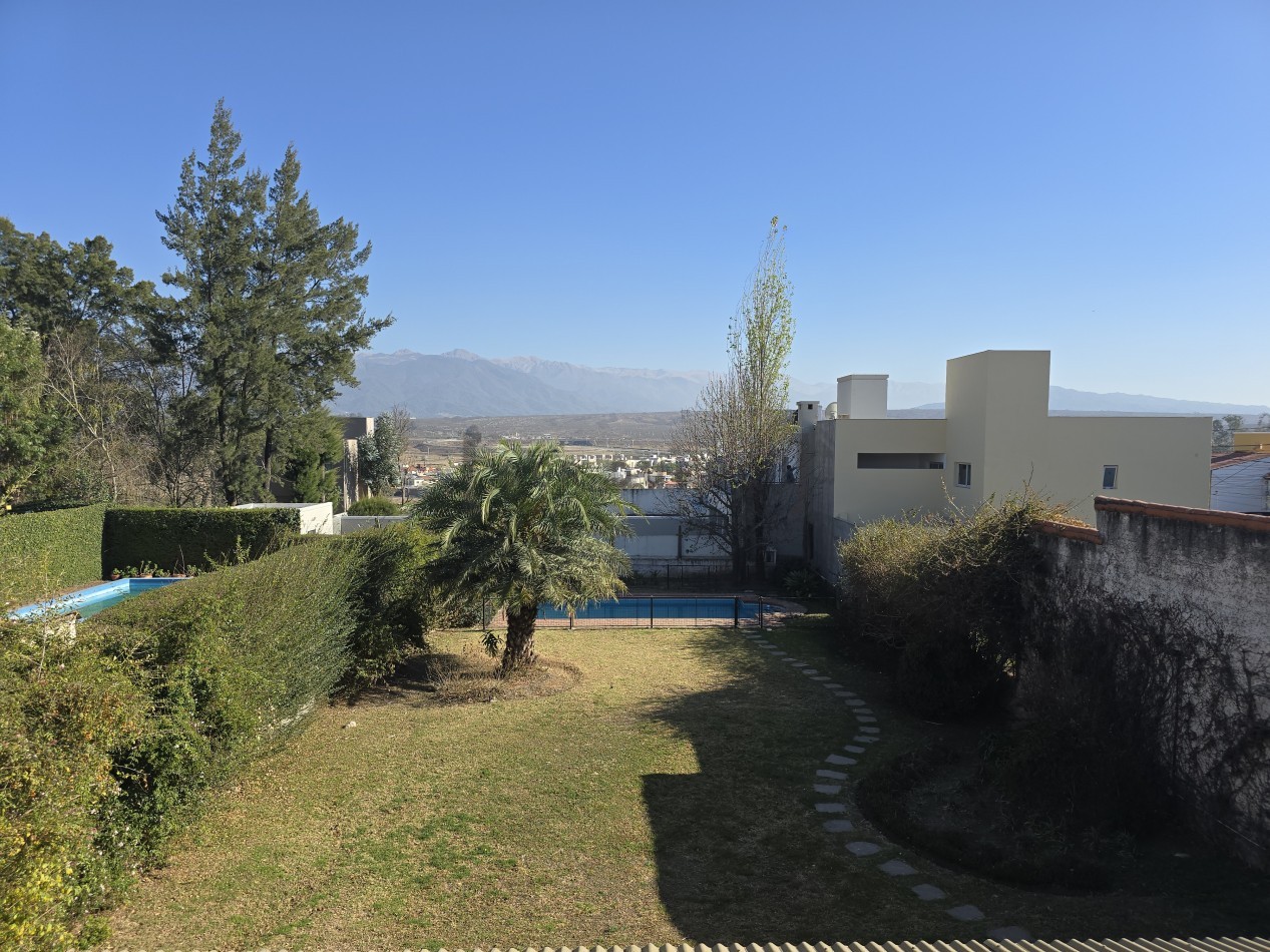 Casa 3 dormitorios Barrio Grand Bourg [SER DUEÑO]