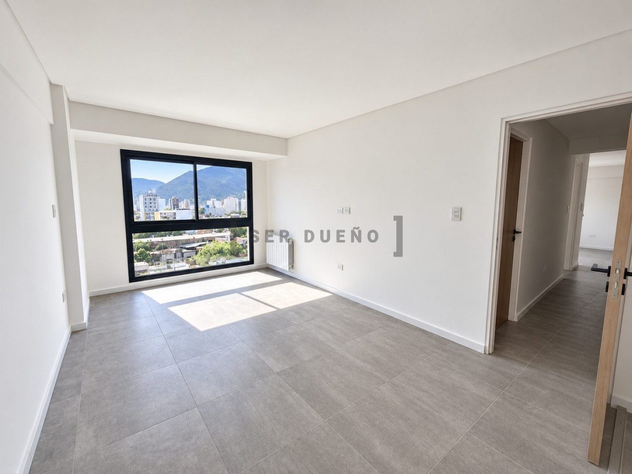 Departamento de 2 dormitorios con cochera en calle 20 de Febrero y 12 de Octubre [SER DUEÑO]