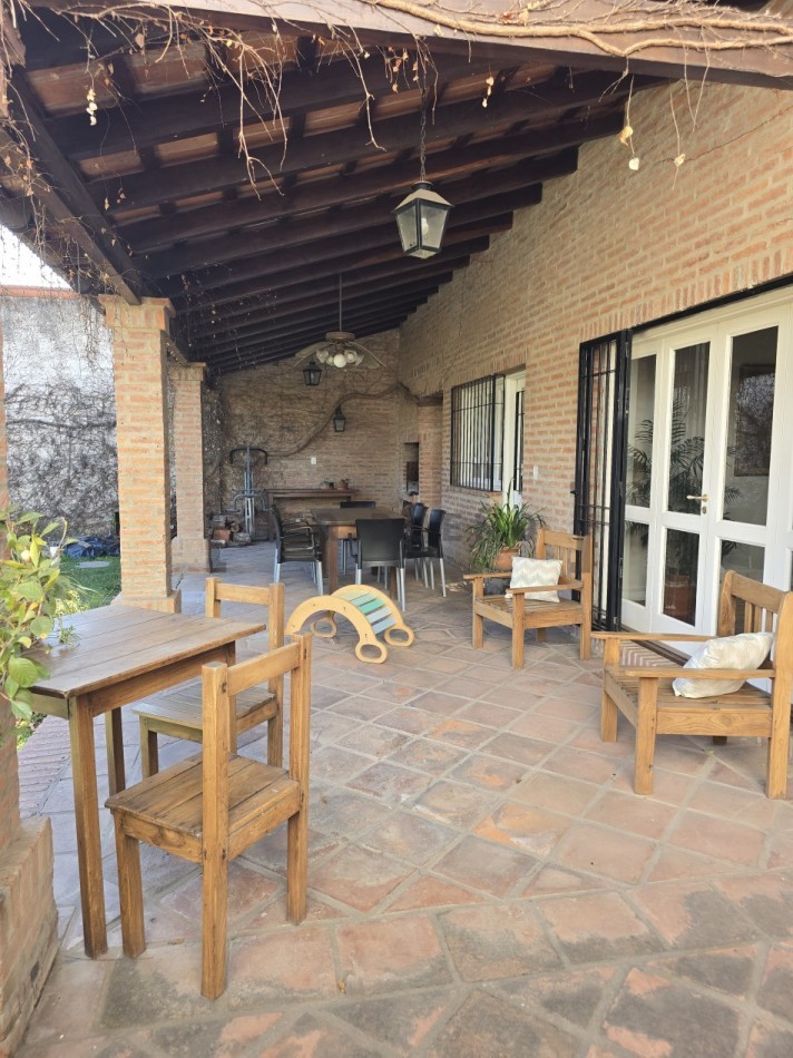 Casa 3 dormitorios Barrio Grand Bourg [SER DUEÑO]