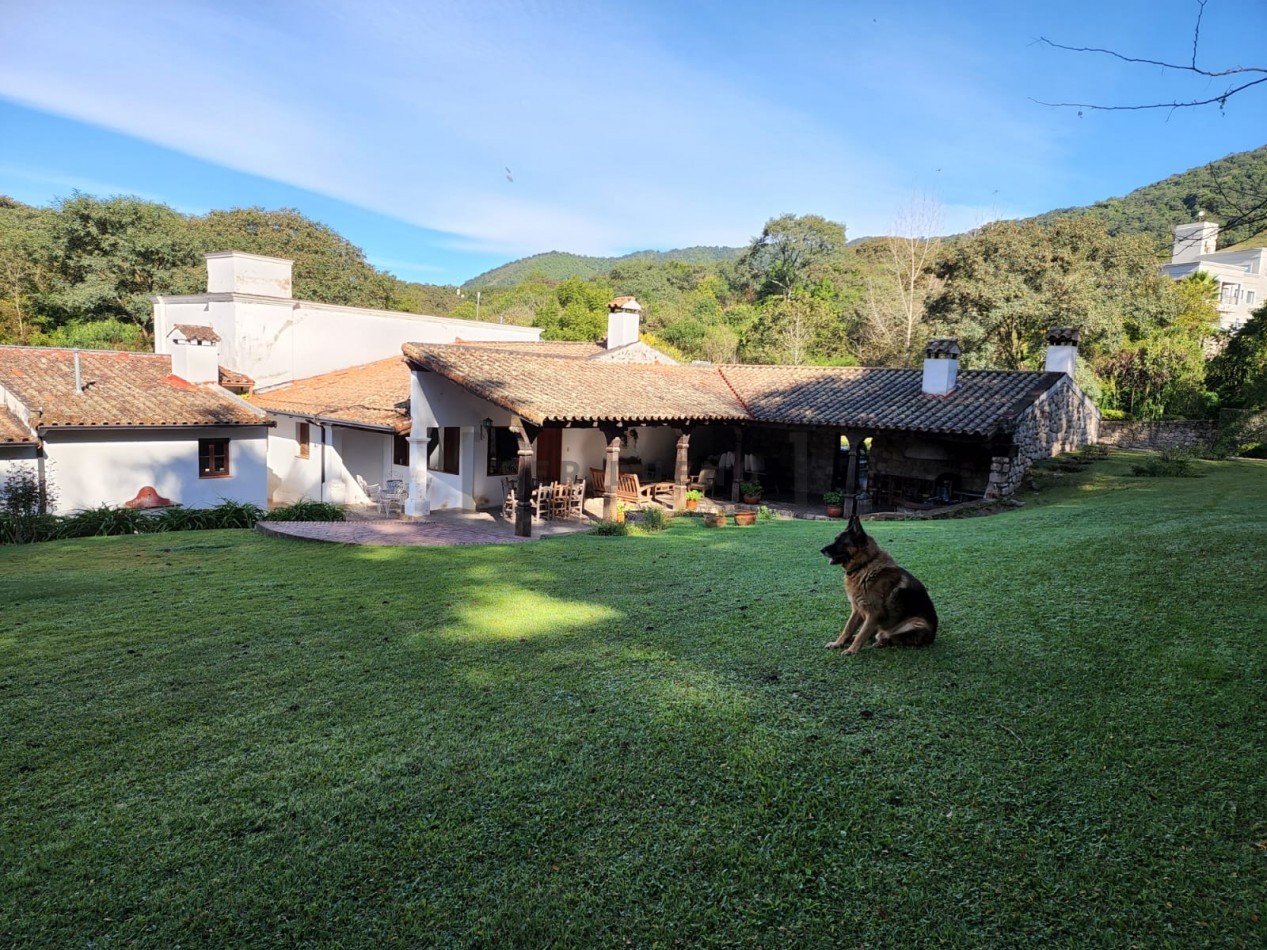 Casa en Venta San Lorenzo 6 dormitorios con amplio jardin y pileta [SER DUEÑO]