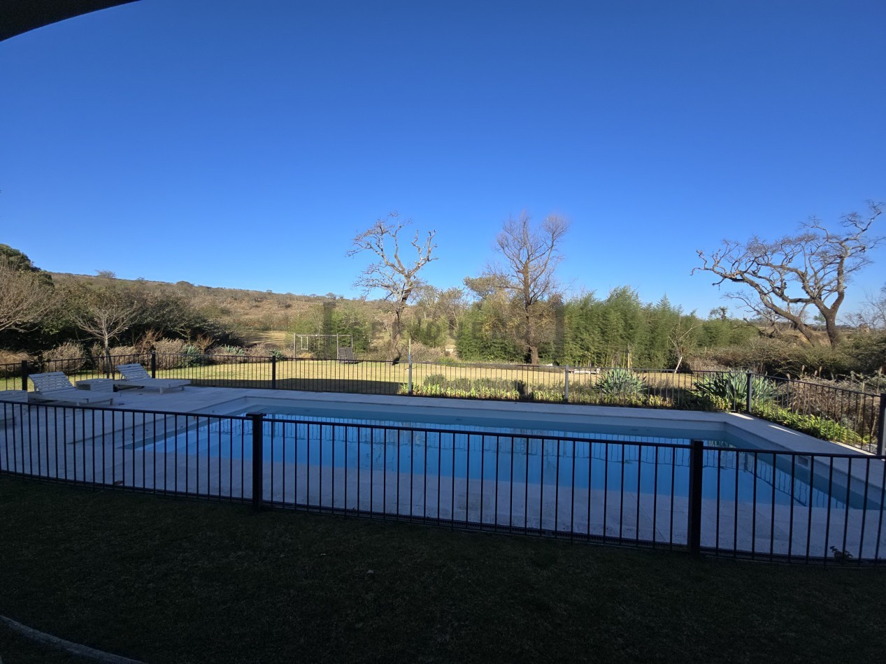 Casa en Venta Barrio Finca La Montaña de 4 dormitorios [SER DUEÑO]